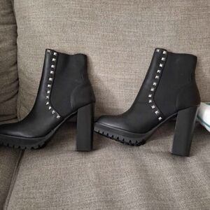 Steve Madden Black Studded Heeled Boots